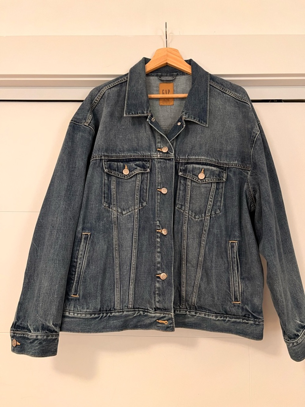 GAP Women's oversized Dark Blue Denim Jacket